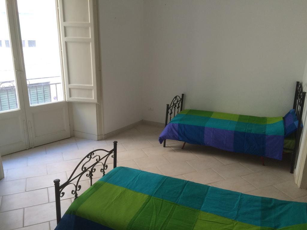 Vespa B&B Palermo Szoba fotó